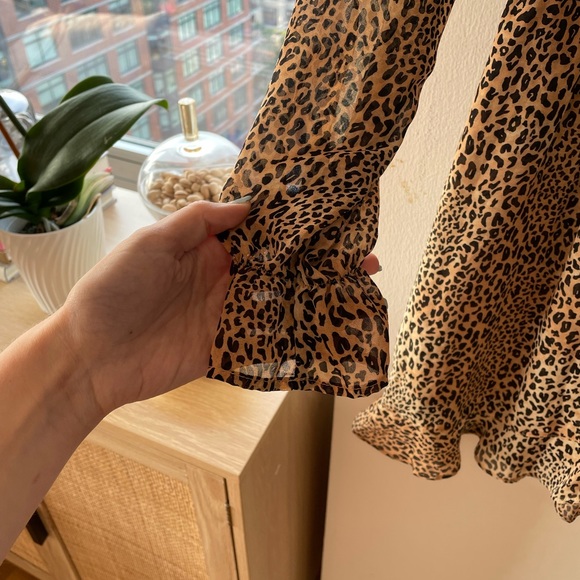 leopard long sleeve flowy dress - Picture 4 of 9